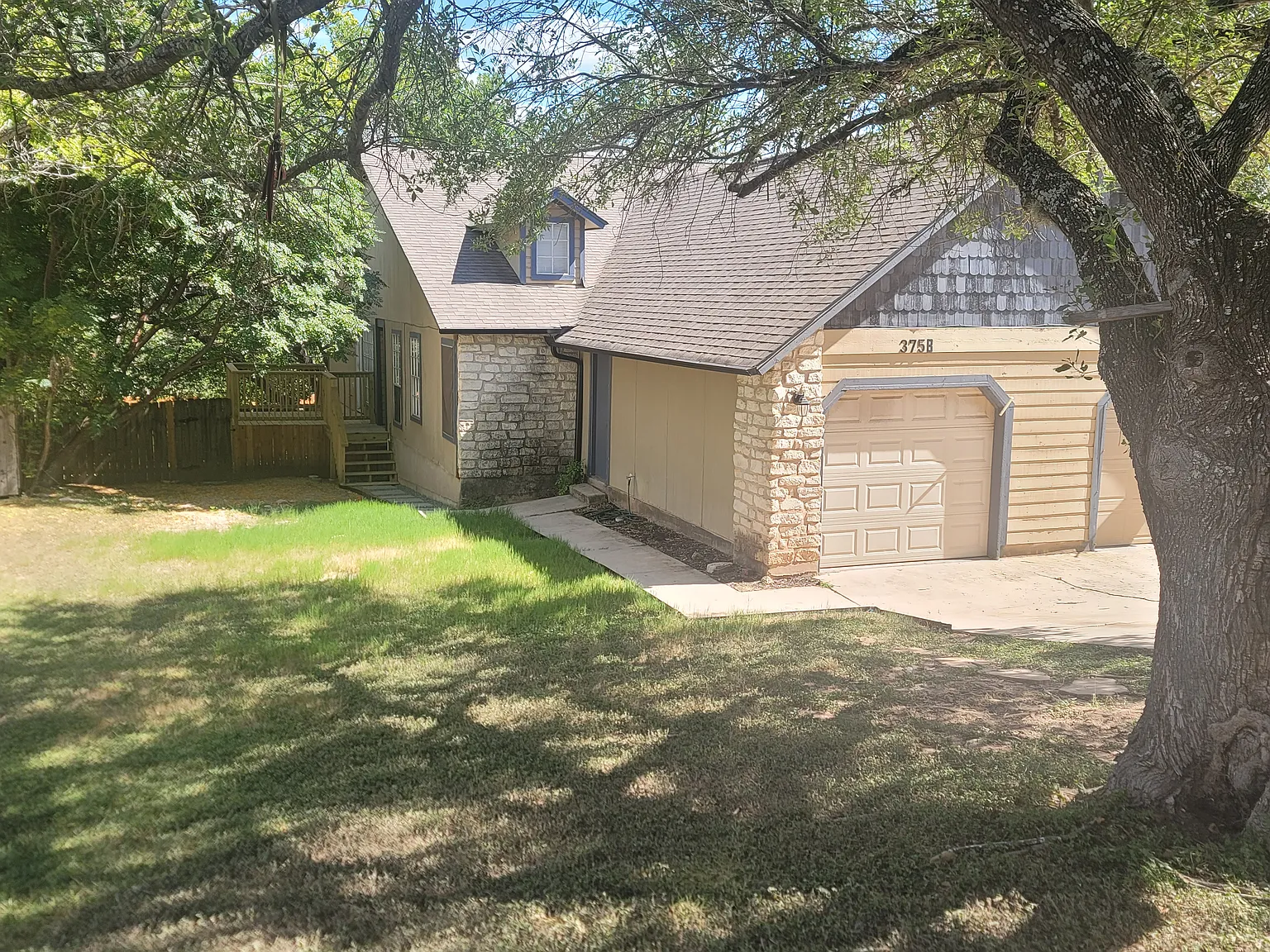 2 bed, 1000 sqft, $1,550 — Photo 2