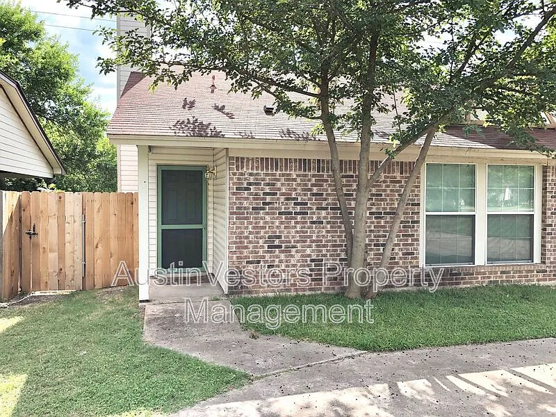 10302 Annie Oakley Trl #A