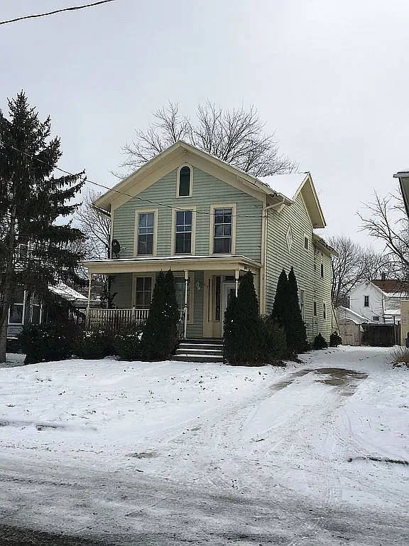 214 Comstock St photo 1