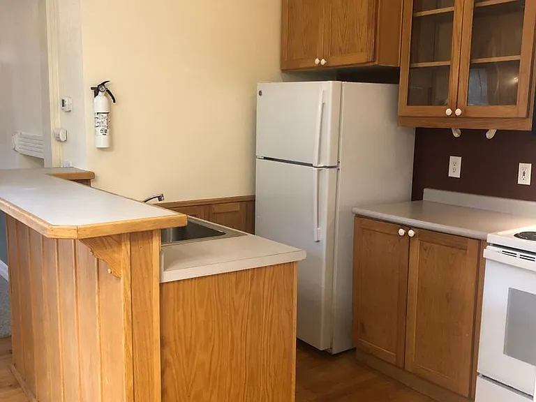 1105 1st Ave NE #1 — Photo 8