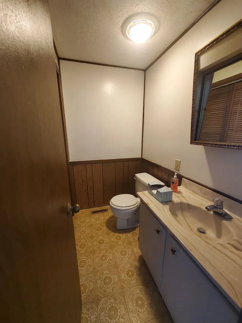 2 Bed, 1.5 Bath Townhouse Thomas Drive — Photo 3