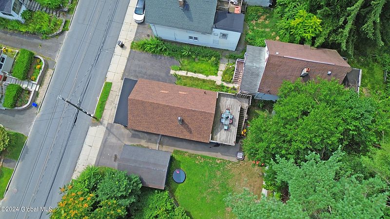 4th image of 57 Spring Avenue