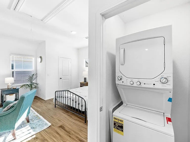 160 Rioja Garage Apartment Kyle Ter #GARAGE — Photo 14