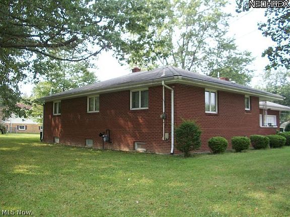 2nd image of 263 Earl Dr NW
