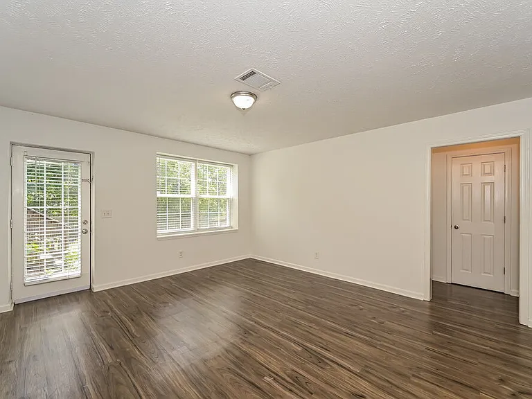 1108 Harmony Ln — Photo 16