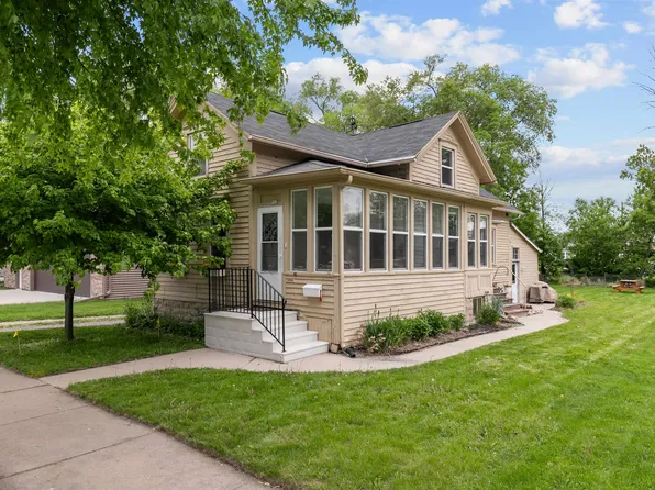 532 W 11th Ave, Oshkosh, WI 54902