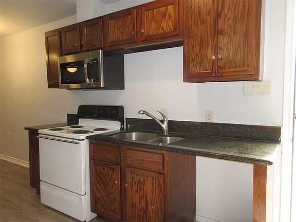 5th image of 4662 Raymond Stotzer Pkwy