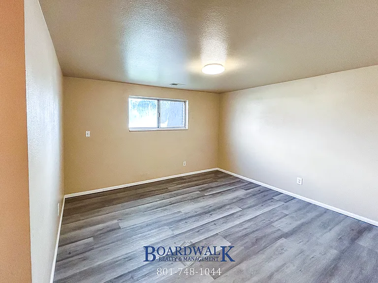 661 N 980 W — Photo 7