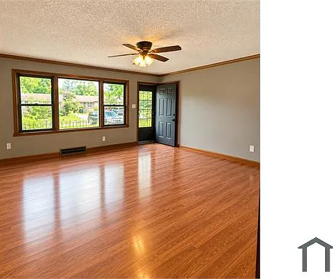 4 bed, 1292 sqft, $2,250 — Photo 4