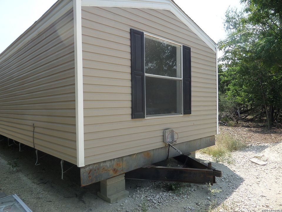 1st image of 698 Scenic Dr