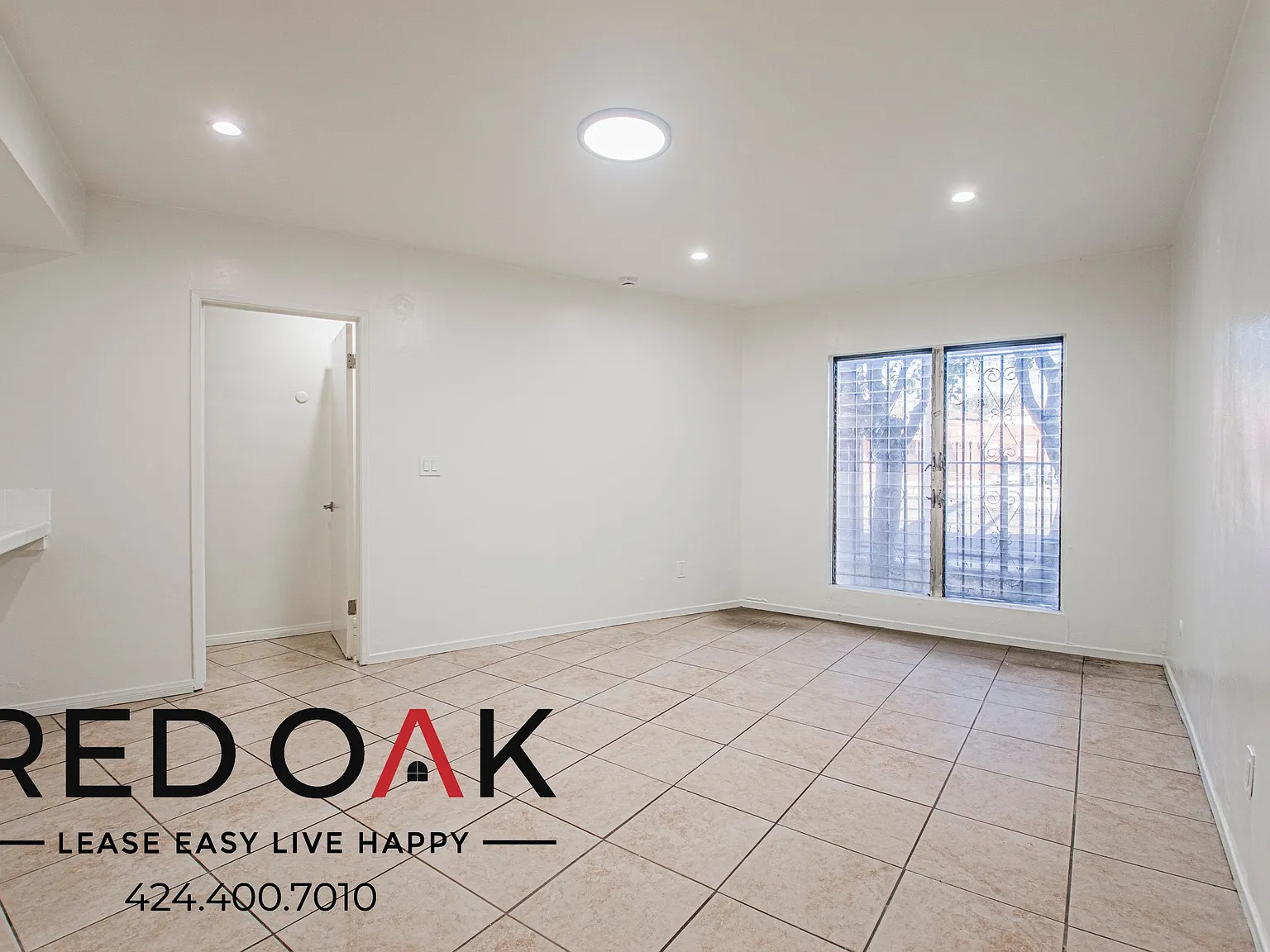 Luminous Studio with Wall Unit A/C and Open Floor Plan ~ In Lynwood! — Photo 1
