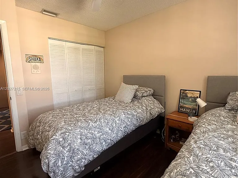 300 Cameron Dr — Photo 21