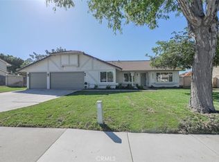 211 W Columbine Ave, Rialto, CA 92377