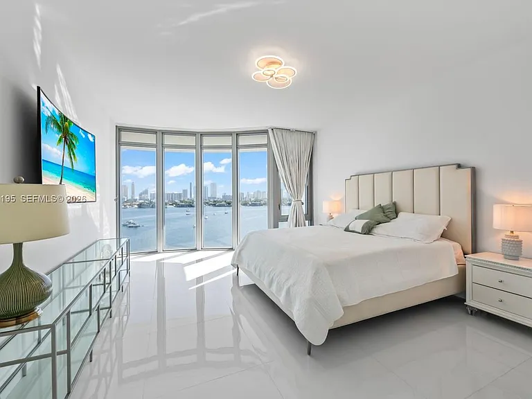 17301 Biscayne Blvd #811 — Photo 23