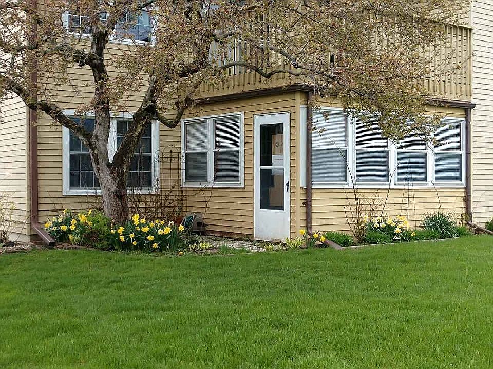 Corner garden