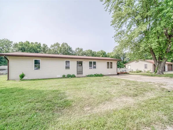 913 F St, Saint James, MO 65559