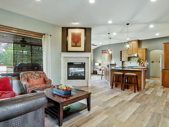 3rd image of 4319 N Barton Creek Cir