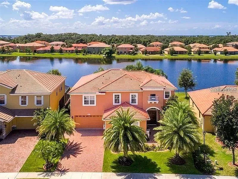 2831 Scenic Ln