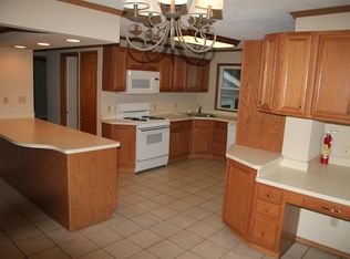 12921 Atlantic Rd, Strongsville, OH 44149