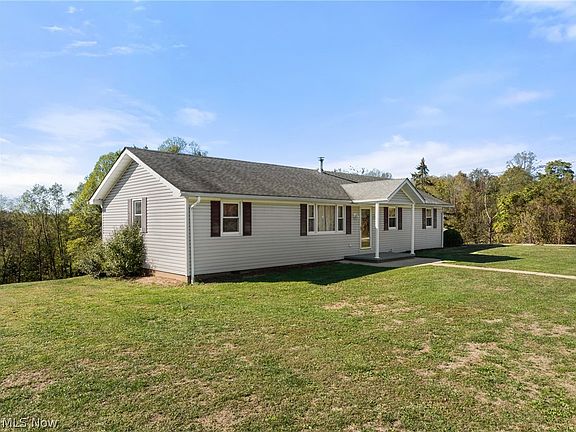 3rd image of 61060 Webb Heights Rd