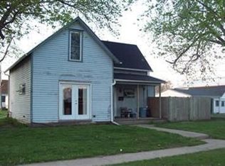 715 E Ave W, Oskaloosa, IA 52577