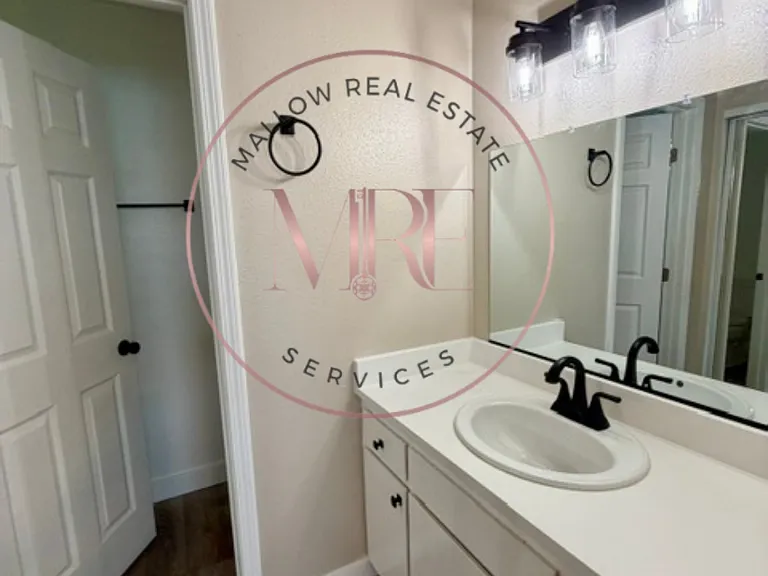 1198 Reo Dr — Photo 10
