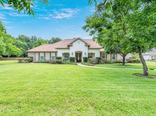 815 Baker Dr, Tomball, TX 77375