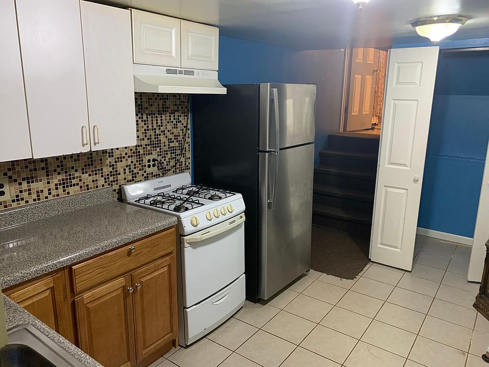 1st image of 1043 Logan Ave #1
