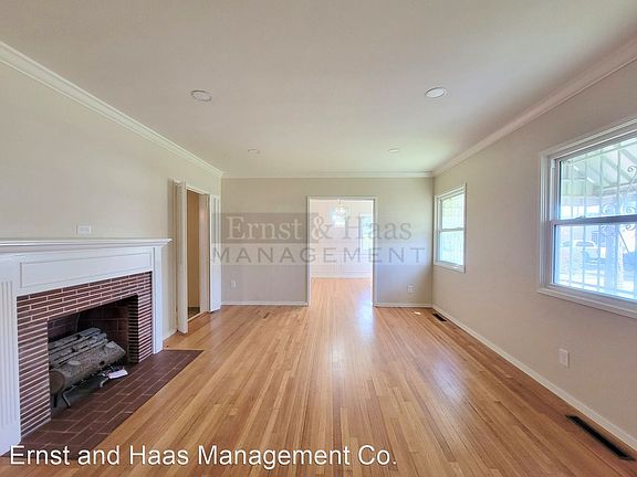 5th image of 3631 Magnolia Ave