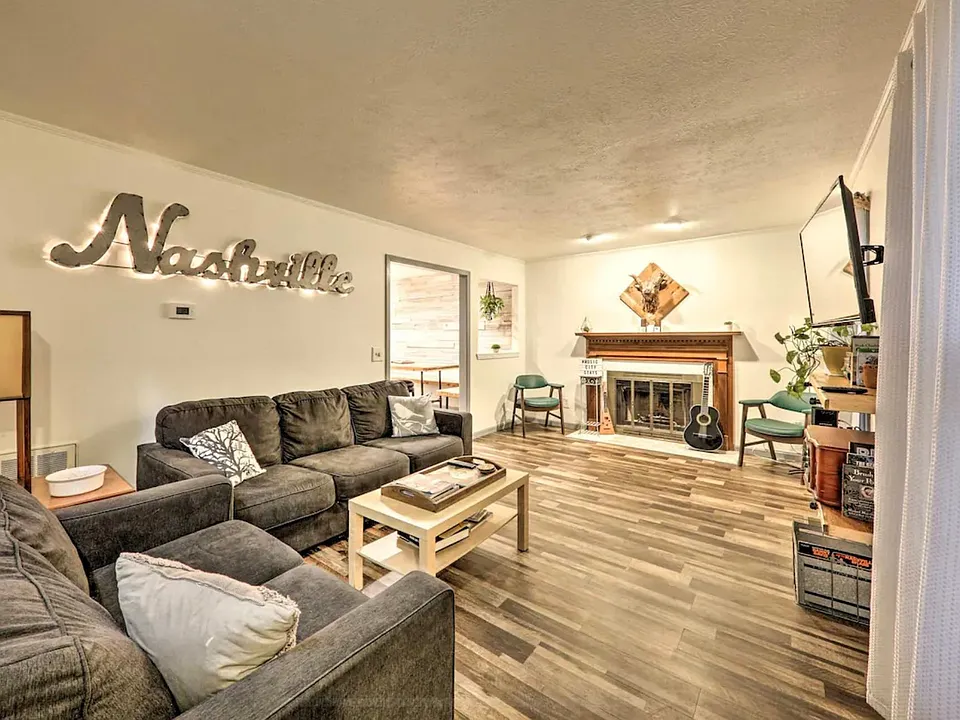 3205 Lumberjack Rd