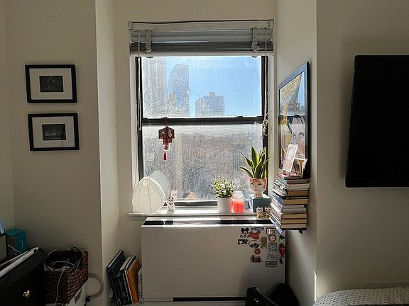 5th image of 50 W 34th St #17C08