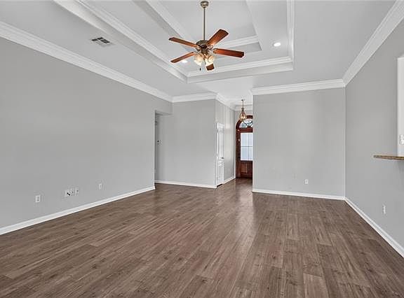 4th image of 10 Summerlin Dr