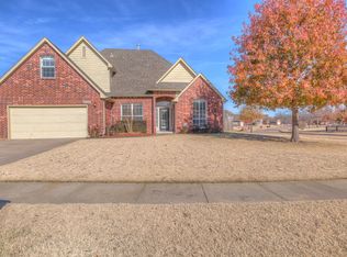 6408 E Fort Worth St, Broken Arrow, OK 74014