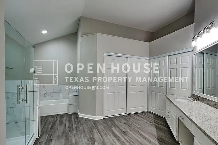 8607 Pines Place Dr — Photo 10