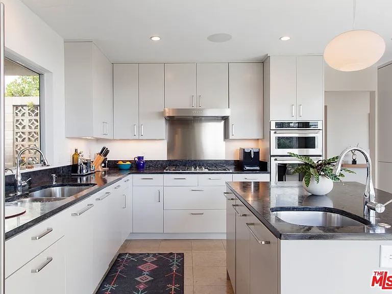 2154 Ridgemont Dr — Photo 12