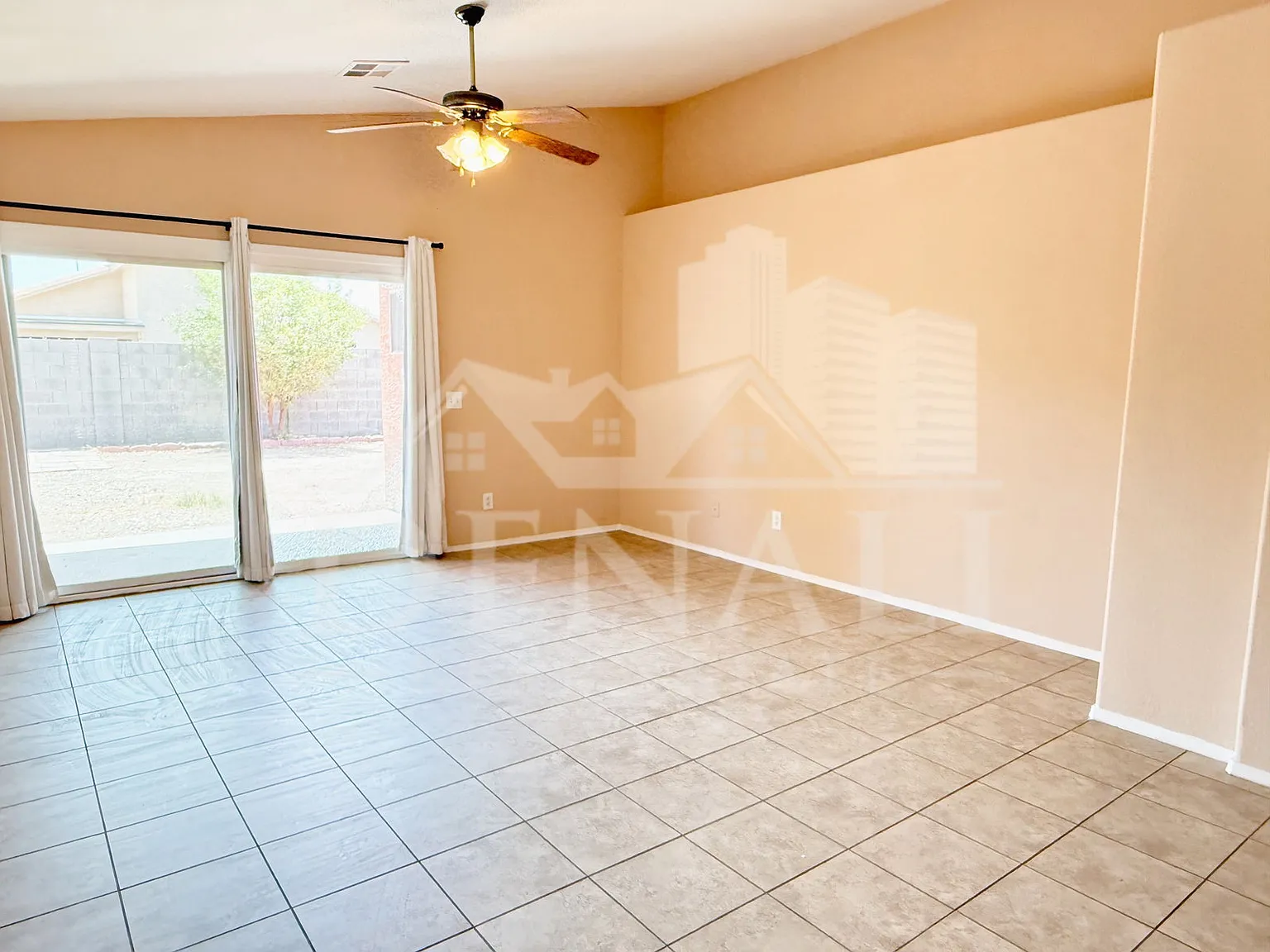 3 bed, 2.0 bath, 1306 sqft, $2,095 — Photo 3