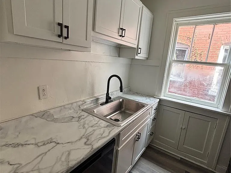 6037 W Florissant Ave — Photo 10