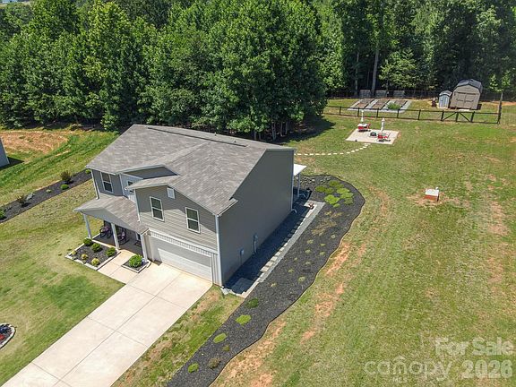 5th image of 150 Four Andrews Dr