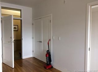 60 Willow St APT 203, Mystic, CT 06355