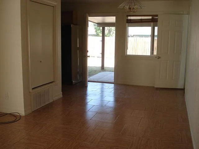1301 W Jaffa St — Photo 13