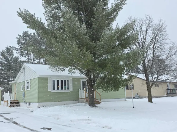 18 Daisy Ln, Babbitt, MN 55706