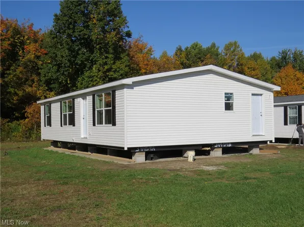 2660 Eagle Point Dr, Madison, OH 44057