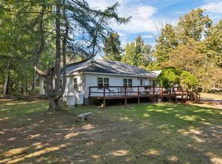 101 Tuftonboro Neck Rd, Mirror Lake, NH 03853