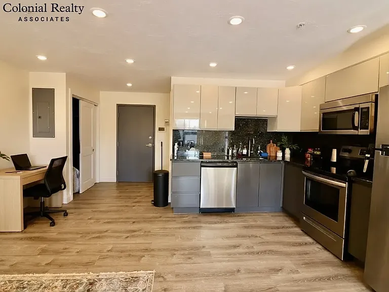 1028 Commonwealth Ave #204 — Photo 15