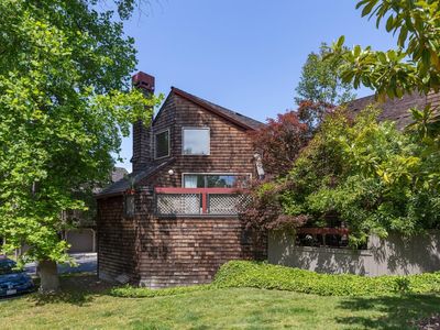 13 Peter Coutts Cir, Stanford, CA, 94305