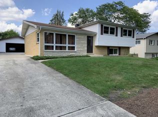 22W328 Hackberry Dr, Glen Ellyn, IL 60137