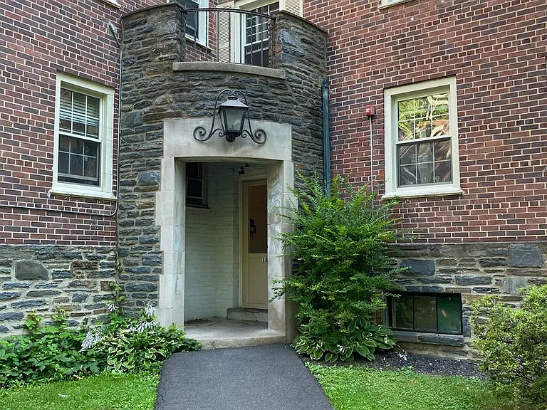 Jericho Manor Apartments — Photo 78