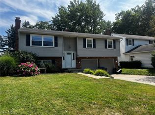 22245 Sycamore Dr, Fairview Park, OH 44126