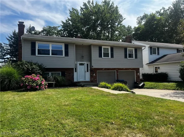 22245 Sycamore Dr, Fairview Park, OH 44126