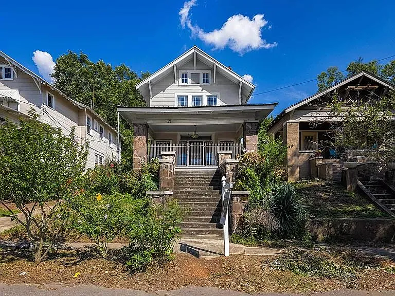 Building Photo - 2309 10th Ct S